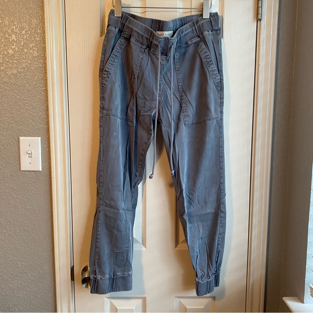 Good Condition Cloth & Stone Jogger from Anthropologie, size Medium